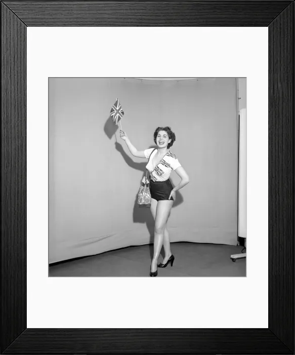 Framed Print : Flying the flag: Woman dress in union jack flags. 1959 E65-002 Framed Print : Flying the flag: Woman dress in union jack flags. 1959 E65-002