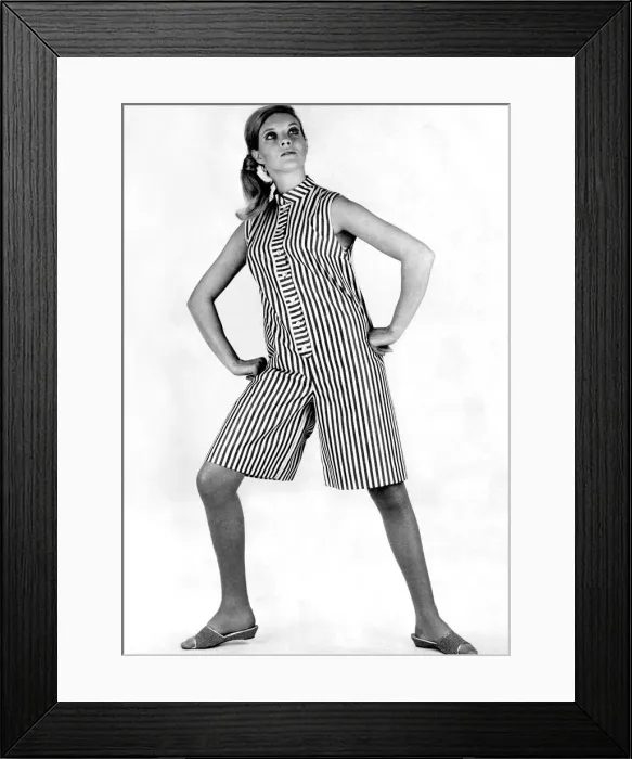 Framed Print : Clothing - Fashion 1967: Maureen Walker. June 1967. P006712 Framed Print : Clothing - Fashion 1967: Maureen Walker. June 1967. P006712