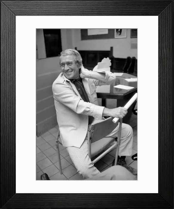 Framed Print : Singer Perry Como. April 1975 75-1722-001 Framed Print : Singer Perry Como. April 1975 75-1722-001