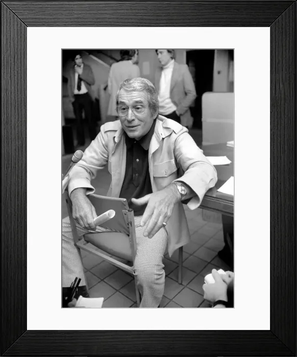 Framed Print : Singer Perry Como. April 1975 75-1722-002 Framed Print : Singer Perry Como. April 1975 75-1722-002