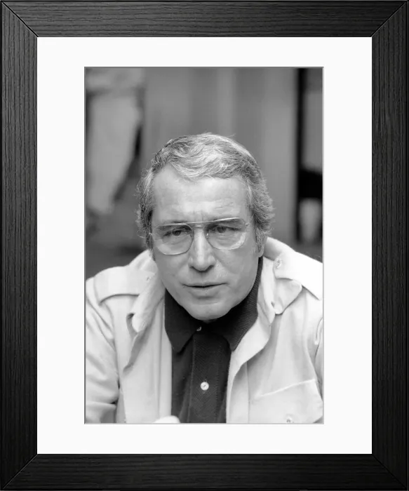 Framed Print : Singer Perry Como. April 1975 75-1722-006 Framed Print : Singer Perry Como. April 1975 75-1722-006