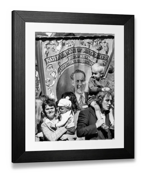 Framed Print : Durham Miners Gala - Families enjoy the gala Framed Print : Durham Miners Gala - Families enjoy the gala