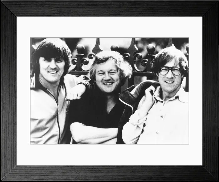 Framed Print : The Shadows - (l-r) Bruce Welch, Brian Bennett, Hank Marvin Framed Print : The Shadows - (l-r) Bruce Welch, Brian Bennett, Hank Marvin