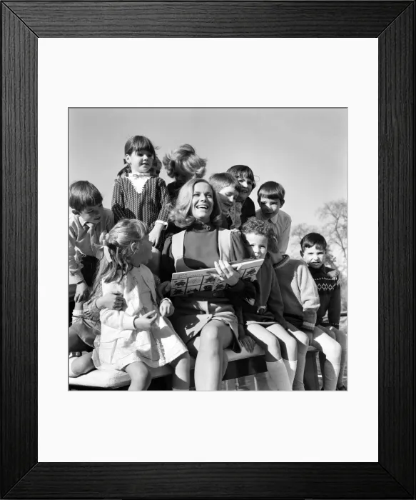 Framed Print : The first star to be seen on the box when Thames Television goes officially into colour Framed Print : The first star to be seen on the box when Thames Television goes officially into colour