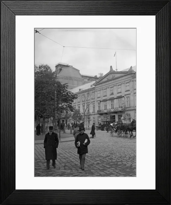 Framed Print : The market place at Halicz in Galicia. Circa October 1914 Framed Print : The market place at Halicz in Galicia. Circa October 1914