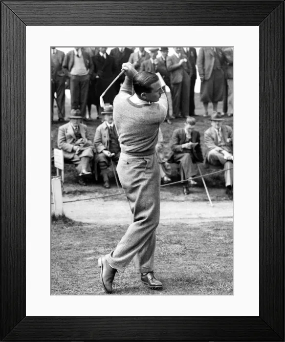 Framed Print : Henry Cotton takes 2nd place at the Dunlop Southport £1 Framed Print : Henry Cotton takes 2nd place at the Dunlop Southport £1
