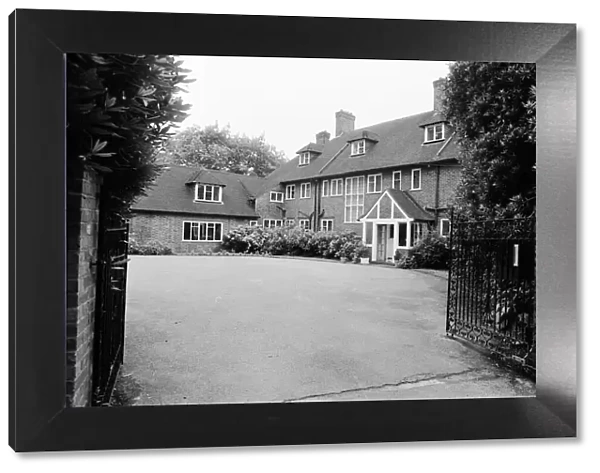 Home of Robin Gibb in Wentworth Surrey August 1980. Local Caption Hurstbourne