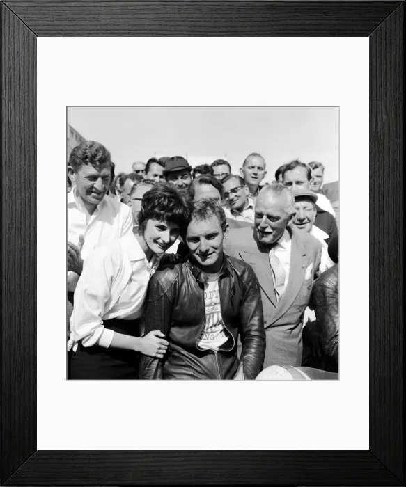 Framed Print : Lightweight 250cc race, Isle of Man. Winner Derek Minter with his wife Marion Framed Print : Lightweight 250cc race, Isle of Man. Winner Derek Minter with his wife Marion