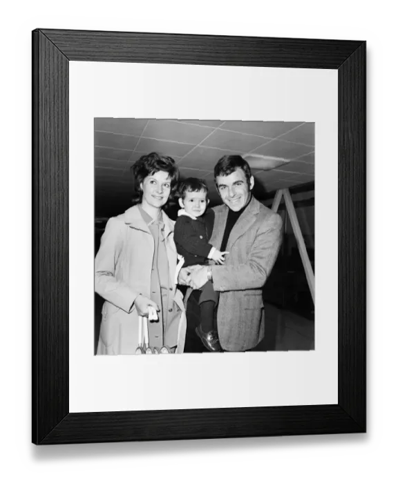 Framed Print : Golfer Tony Jacklin seen here at Heathrow with his wife and son, Bradley aged 2