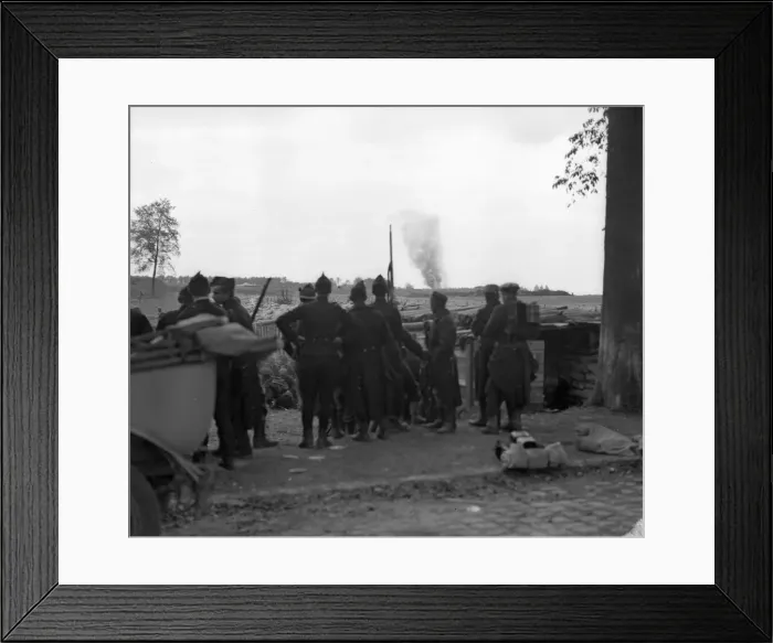 Framed Print : Belgian soldiers at Vieux Wien near Antwerp watch the advancing Germans shelling their Framed Print : Belgian soldiers at Vieux Wien near Antwerp watch the advancing Germans shelling their