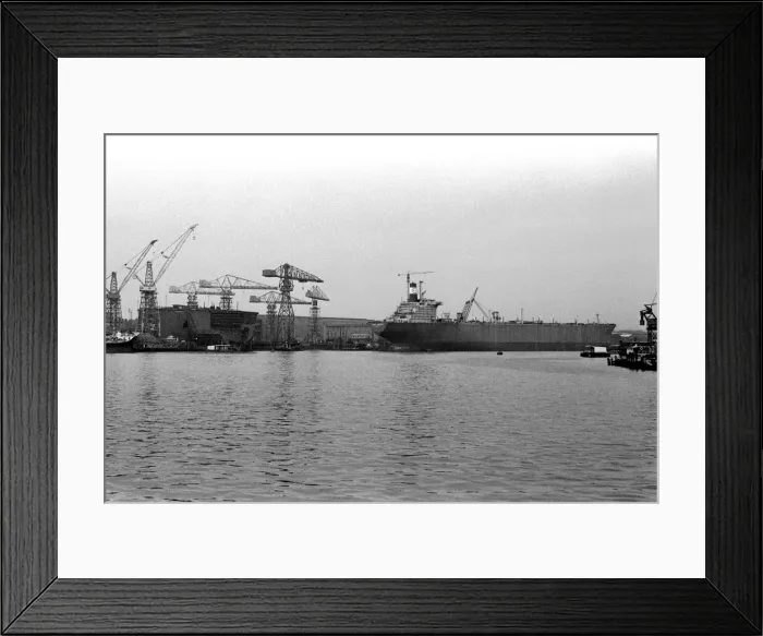 Framed Print : The tanker Esso Hibernia, built by Swan Hunter in Wallsend and was launched in April 1970