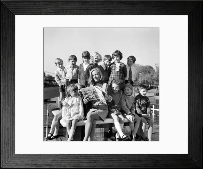 Framed Print : The first star to be seen on the box when Thames Television goes officially into colour Framed Print : The first star to be seen on the box when Thames Television goes officially into colour