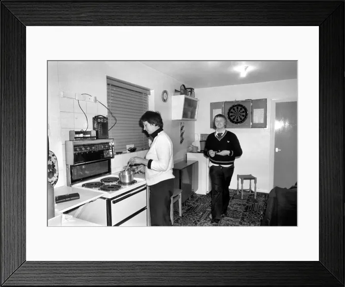 Framed Print : 14 year old Darts player Paul Wade is World Champion Eric Bristows tip for the top Framed Print : 14 year old Darts player Paul Wade is World Champion Eric Bristows tip for the top
