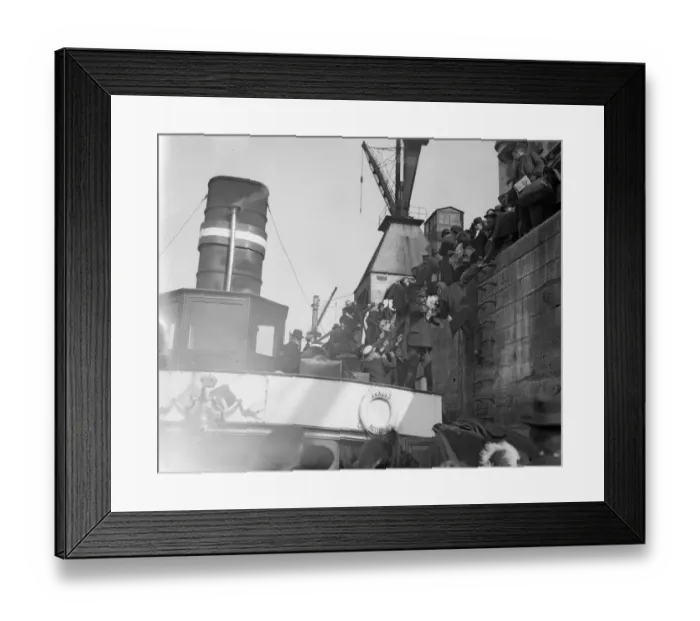 Framed Print : The Fall of Antwerp October 1914 There was a rush of refugees from Antwerp for Framed Print : The Fall of Antwerp October 1914 There was a rush of refugees from Antwerp for