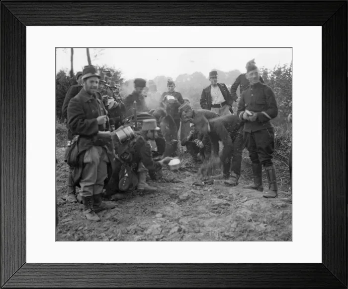 Framed Print : Belgian soldiers seen eating rations in a field close to Louvain 16th August 1914 Framed Print : Belgian soldiers seen eating rations in a field close to Louvain 16th August 1914