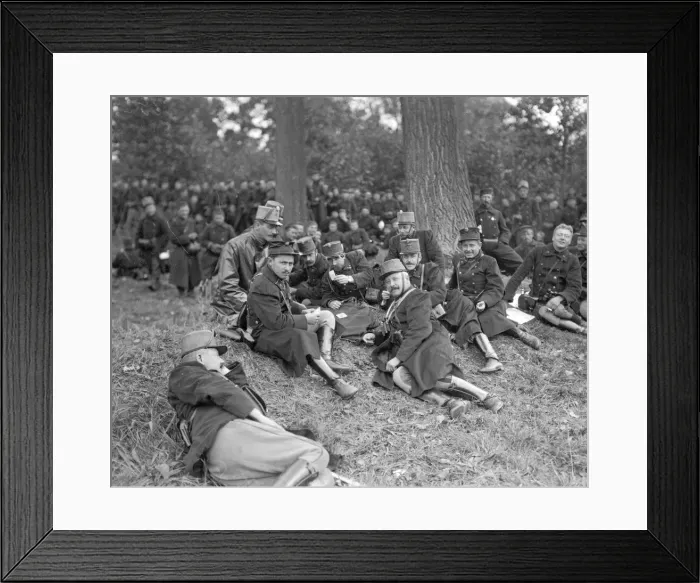 Framed Print : Belgian officers playing cards near Sempsl circa September 1914 Framed Print : Belgian officers playing cards near Sempsl circa September 1914