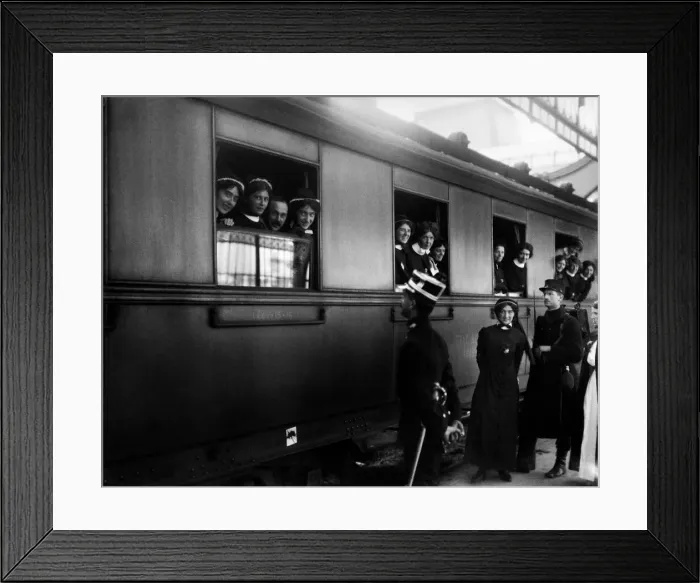 Framed Print : A batch of English nurses seen here leaving Brussels for the front to tend to the wounded