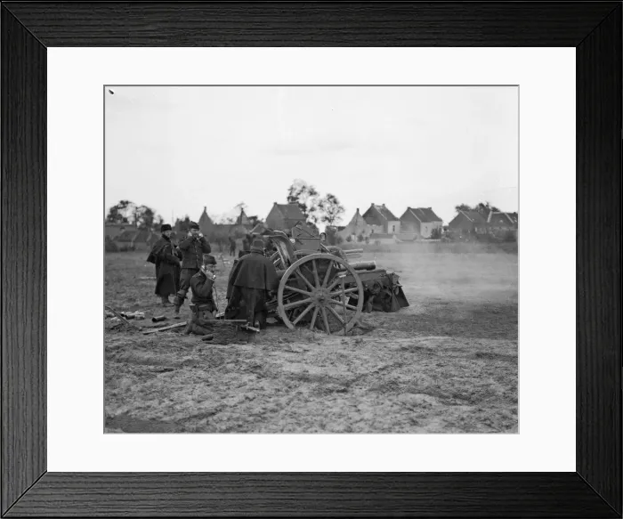 Framed Print : A Belgian field gun in action during the Battle of Hofstade Framed Print : A Belgian field gun in action during the Battle of Hofstade