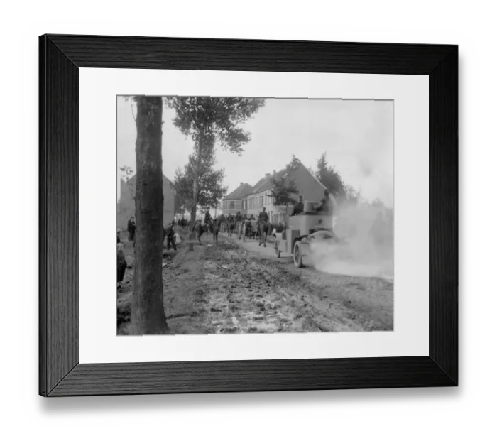 Framed Print : Elements of the Belgian 2nd and cavalry divisions seen here returning to Malines circa