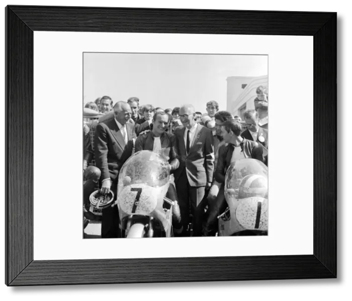 Framed Print : Isle of Man TT Races -250cc Event. Stanley Woods (centre wearing glasses Framed Print : Isle of Man TT Races -250cc Event. Stanley Woods (centre wearing glasses