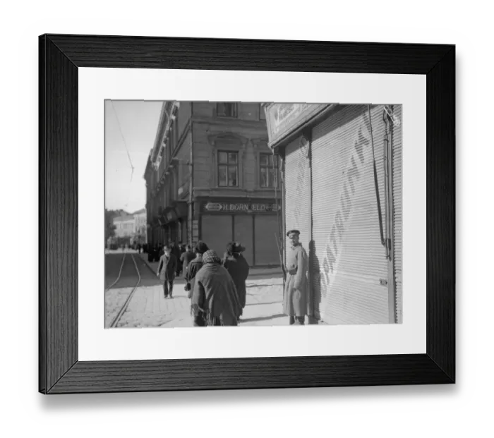 Framed Print : Russian sentry seen here posted to guard a shop in Lemberg following the Russian invasion Framed Print : Russian sentry seen here posted to guard a shop in Lemberg following the Russian invasion