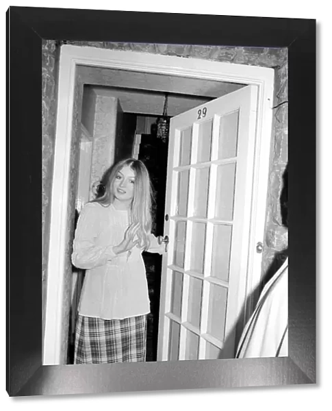 Mary Hopkin pop singer of Glamorgan seen here at her fathers home. December 1971