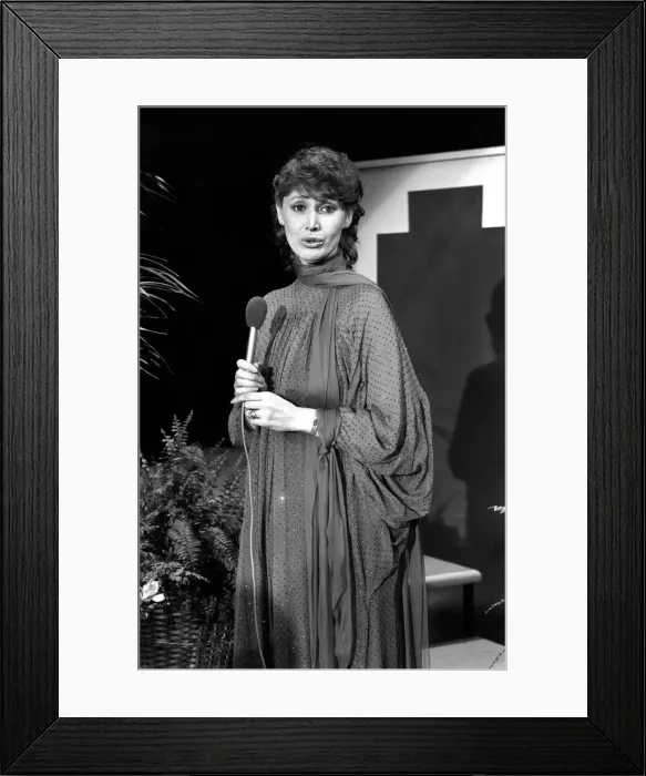 Framed Print : News Reader Jan Leeming appears on the Russel Harty Show Framed Print : News Reader Jan Leeming appears on the Russel Harty Show