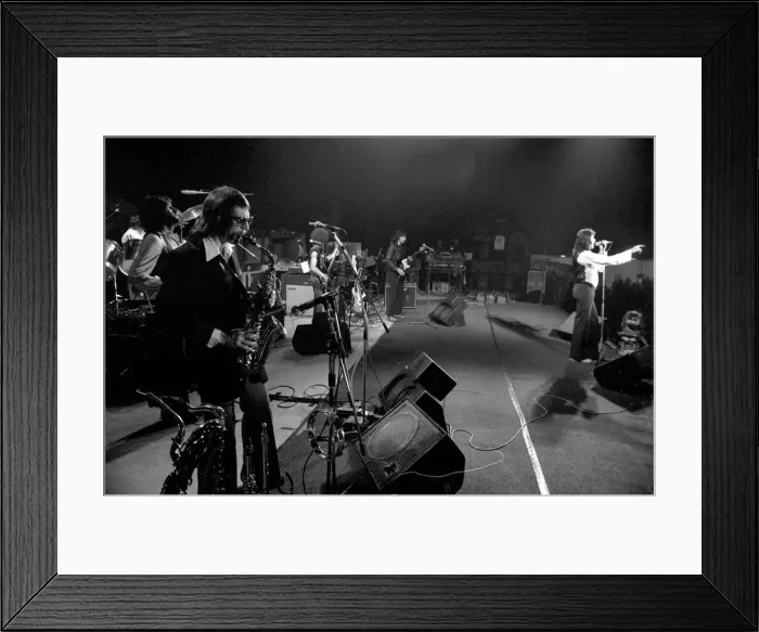 Framed Print : David Essex performing on stage at Bingley Hall, Staffordshire during the Daily Mirror Framed Print : David Essex performing on stage at Bingley Hall, Staffordshire during the Daily Mirror
