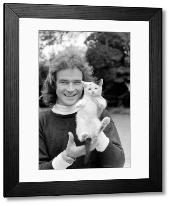 Framed Print : Barry Sheene: World 500cc motorcycle champion 26 years old Barry Sheene has a real family Framed Print : Barry Sheene: World 500cc motorcycle champion 26 years old Barry Sheene has a real family