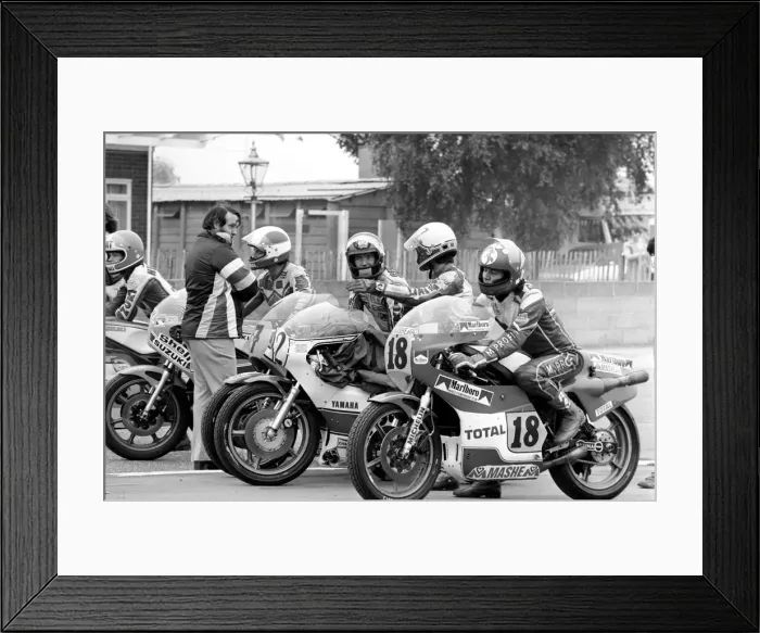 Framed Print : John Player British Grand Prix, Silverstone. Barry Sheene (No Framed Print : John Player British Grand Prix, Silverstone. Barry Sheene (No