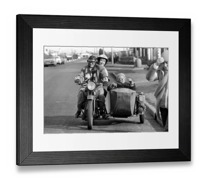 Framed Print : Entertainment: Television: Warren Mitchell as Alf Garnett. February 1981 81-00567-005 Framed Print : Entertainment: Television: Warren Mitchell as Alf Garnett. February 1981 81-00567-005