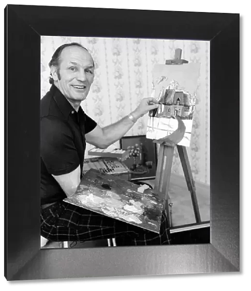 Boxer: Boxing: Painting: Unusual: Henry Cooper working on a painting of a Cotswold