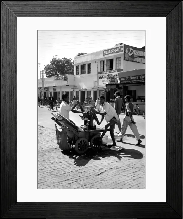 Framed Print : Street Scenes in an Indian City. February 1968 Y01671-002 Framed Print : Street Scenes in an Indian City. February 1968 Y01671-002