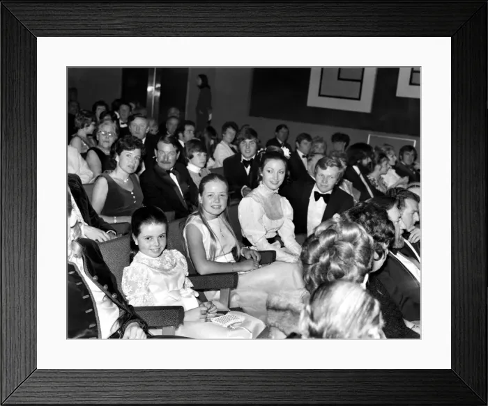 Framed Print : Film Premier of Oh, What a Lovely War at the Paramount Framed Print : Film Premier of Oh, What a Lovely War at the Paramount