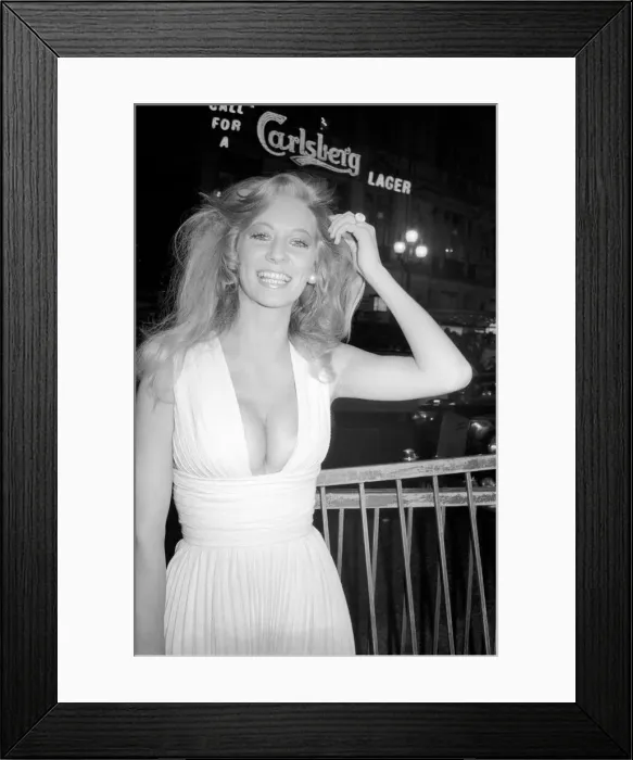 Framed Print : Premiere of the film Midnight Cowboy'English actress Vicky Hodge with