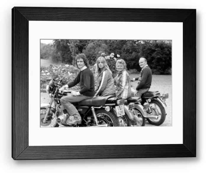 Framed Print : Barry Sheene: In the pits as a timekeeper will be his constant girl friend Stephanie Framed Print : Barry Sheene: In the pits as a timekeeper will be his constant girl friend Stephanie