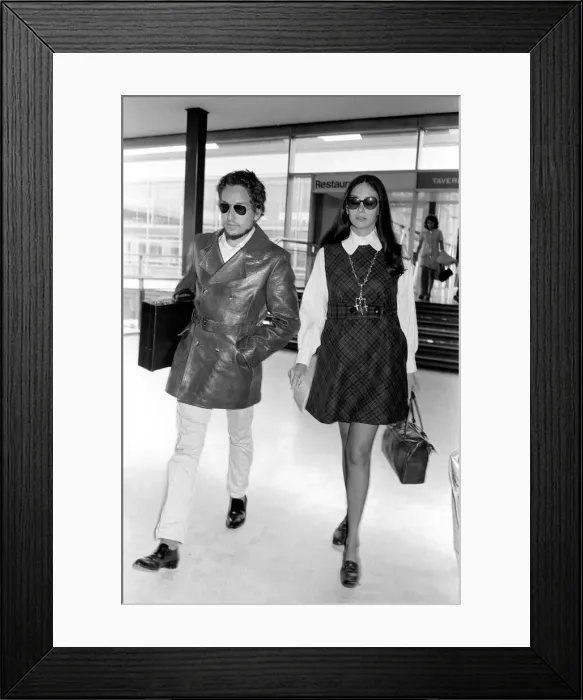 Framed Print : American folk singer, Bob Dylan and his wife left Heathrow Airport today to return home Framed Print : American folk singer, Bob Dylan and his wife left Heathrow Airport today to return home