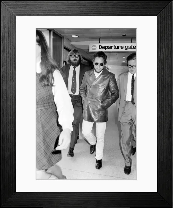 Framed Print : American folk singer, Bob Dylan and his wife left Heathrow Airport today to return home Framed Print : American folk singer, Bob Dylan and his wife left Heathrow Airport today to return home