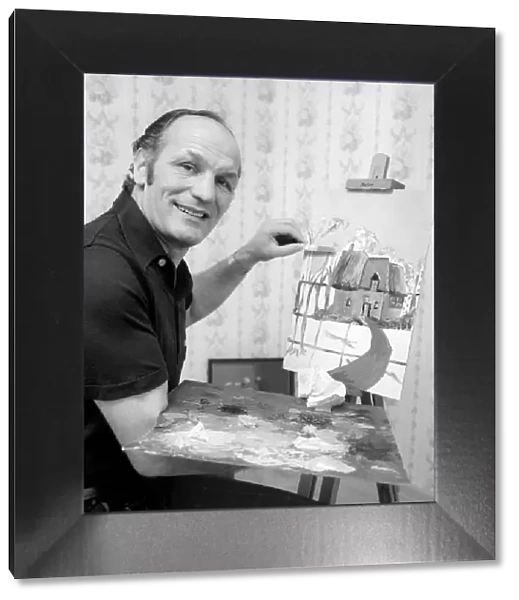 Boxer: Boxing: Painting: Unusual: Henry Cooper working on a painting of a Cotswold