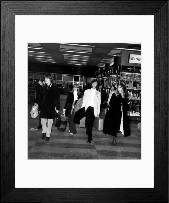 Framed Print : The Beatles leaving Heathrow Airport for India where they will meet Maharishi Mahesh Yogi Framed Print : The Beatles leaving Heathrow Airport for India where they will meet Maharishi Mahesh Yogi