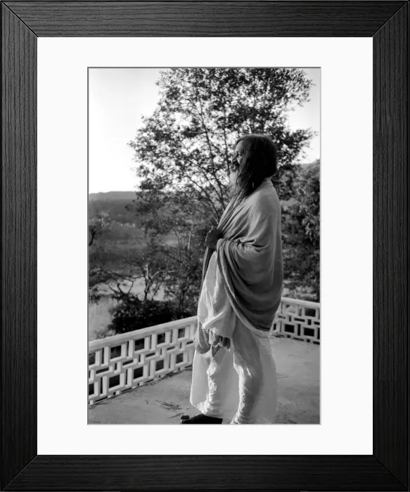 Framed Print : Indian religious spiritual leader Maharishi Mahesh Yogi. February 1968 Y01671-003 Framed Print : Indian religious spiritual leader Maharishi Mahesh Yogi. February 1968 Y01671-003