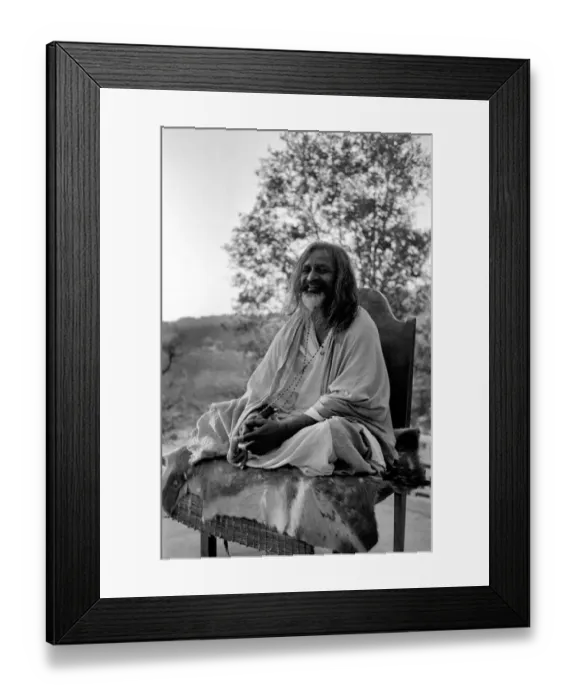 Framed Print : Indian religious spiritual leader Maharishi Mahesh Yogi. February 1968 Y01671-008