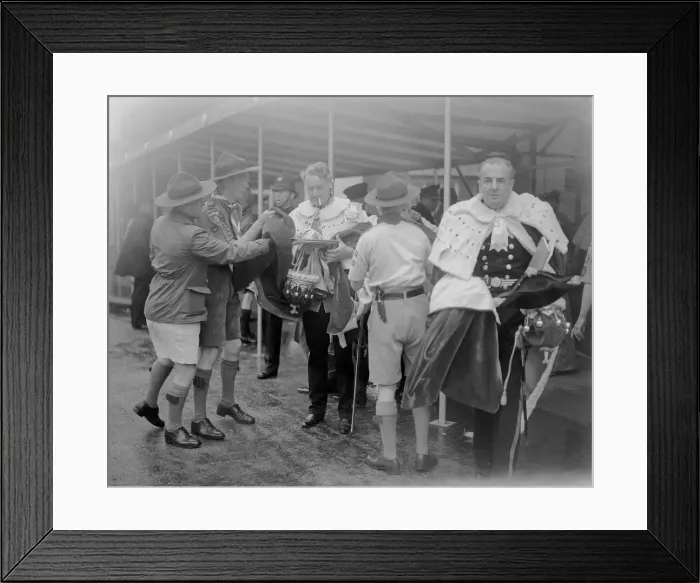 Framed Print : The Coronation of Queen Elizabeth II. Peers outisde Westminster Abbey