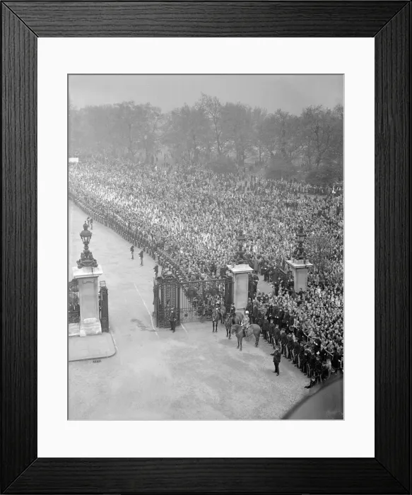 Framed Print : Coronation of King George VI. Crowds await the golden state coach containing King Framed Print : Coronation of King George VI. Crowds await the golden state coach containing King