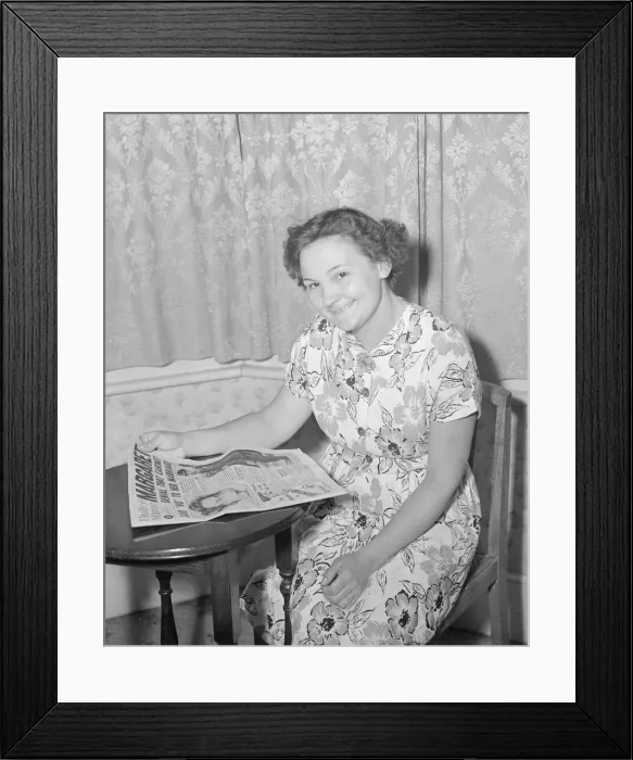 Framed Print : Mrs Higgins seen here reading about Princess Margaret and Peter Townsend in the Daily Framed Print : Mrs Higgins seen here reading about Princess Margaret and Peter Townsend in the Daily