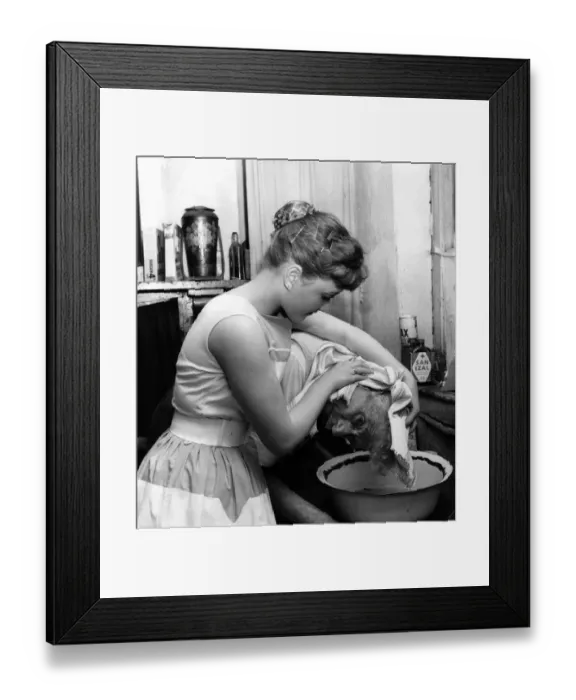 Framed Print : Carol Fisher 15 from Pontypridd Flamorgan washes hair of neighbour Herbert Tilling 82 Framed Print : Carol Fisher 15 from Pontypridd Flamorgan washes hair of neighbour Herbert Tilling 82