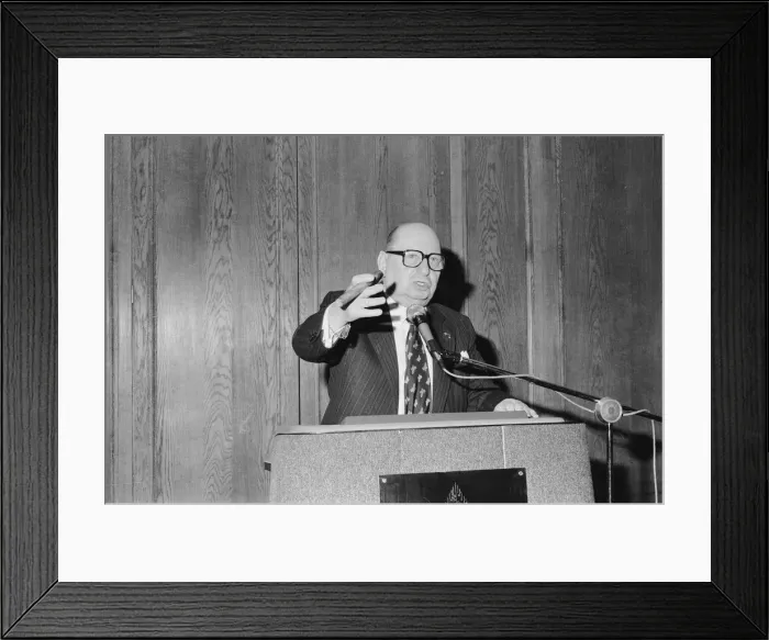 Framed Print : Media Mogul Lew Grade announces he has been signed up as a Chairman Framed Print : Media Mogul Lew Grade announces he has been signed up as a Chairman