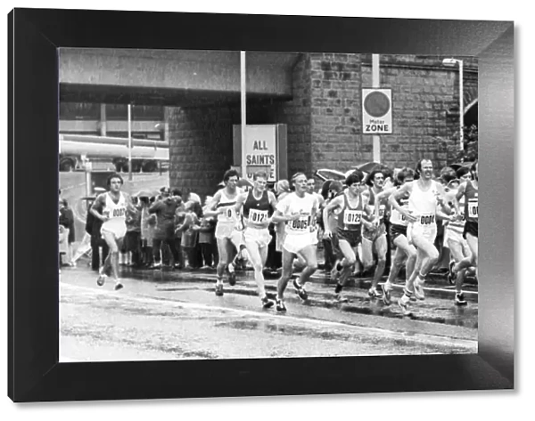 The Great North Run 27 June 1982 - The runners approach the Tyne Bridge