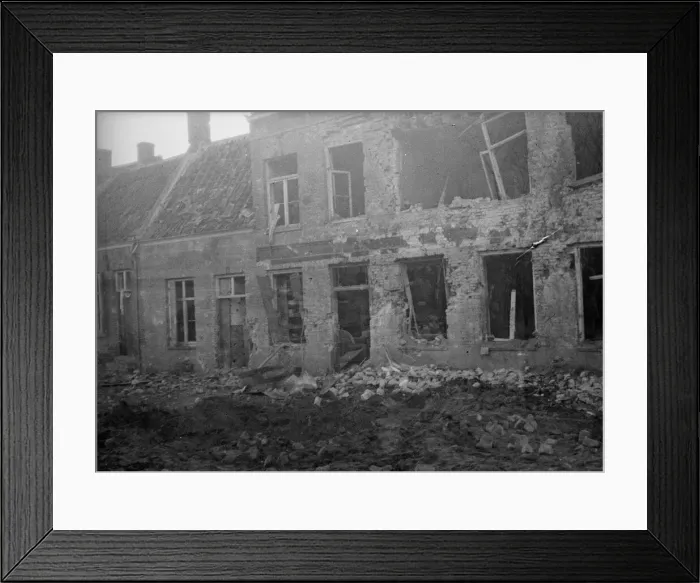 Framed Print : Ruined houses between Oostkerke and Diksmuide destroyed during the Battle of the Yser Framed Print : Ruined houses between Oostkerke and Diksmuide destroyed during the Battle of the Yser