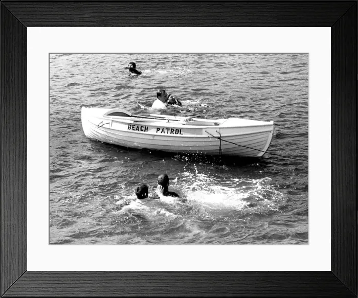 Framed Print : The scene at Cullercoats during a police lifesaving competition in June 1983